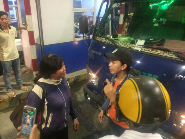 tram thu phi t2 dem thu hai roi boi