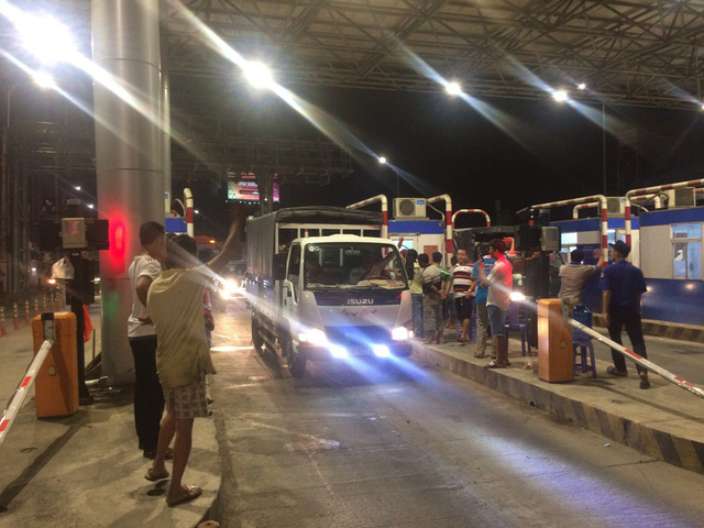 tram thu phi t2 dem thu hai roi boi