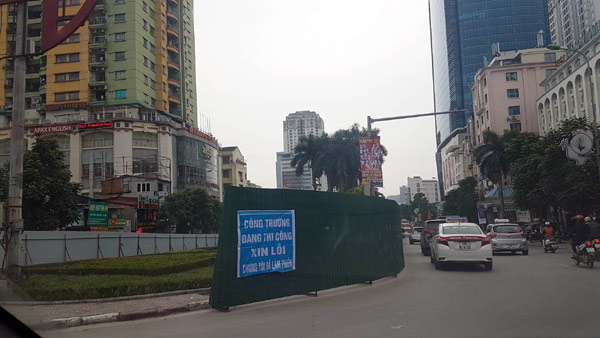 xen dai phan cach mo rong duong nguyen chi thanh len 10 lan xe
