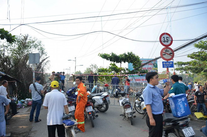 tai xe noi khong biet duong co lai xe qua tai lam sap cau long kien