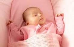 Sai lầm khi chăm con ngày lạnh khiến trẻ ốm thêm