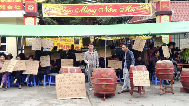 doanh nghiep tu y dong cua cho gom bat trang