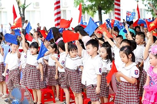 tuong chuong trinh moi giam tai ai de chat them ganh nang len hoc sinh lop 1