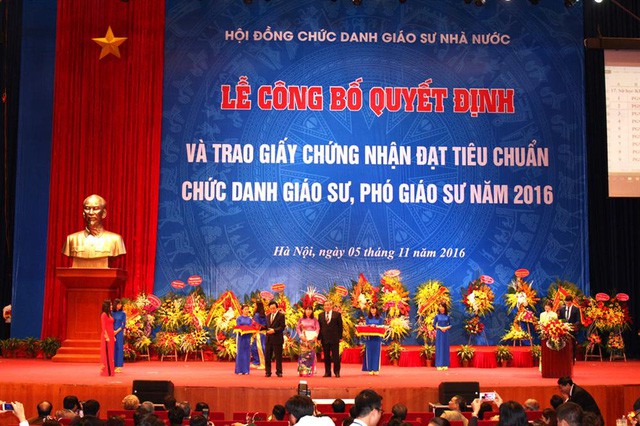 gia tang dot bien giao su pho giao su can mot cuoc thay mau
