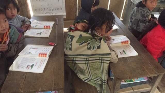 xot canh hoc sinh vung cao an com tron mi tom ngon lanh