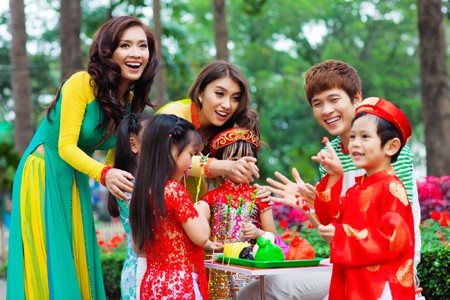 mo tiet kiem dong bao hiem cho con tu tien li xi