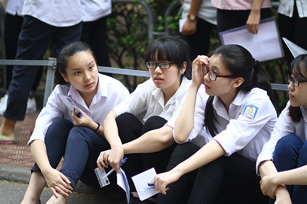 ha noi gap rut chuan bi khao sat lop 12 thpt