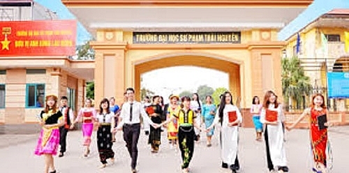 can co chinh sach thu hut thi sinh du tuyen vao nganh su pham