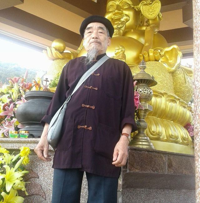 ong bo treo bien nha co con gai chua chong chuc tet khong hoi tham gay bao mang