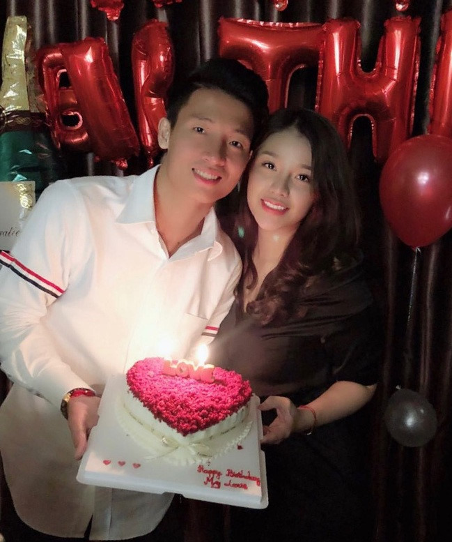 chiec ao so mi quoc dan hot nhat trong gioi tre viet hien nay tet nay di dau cung thay