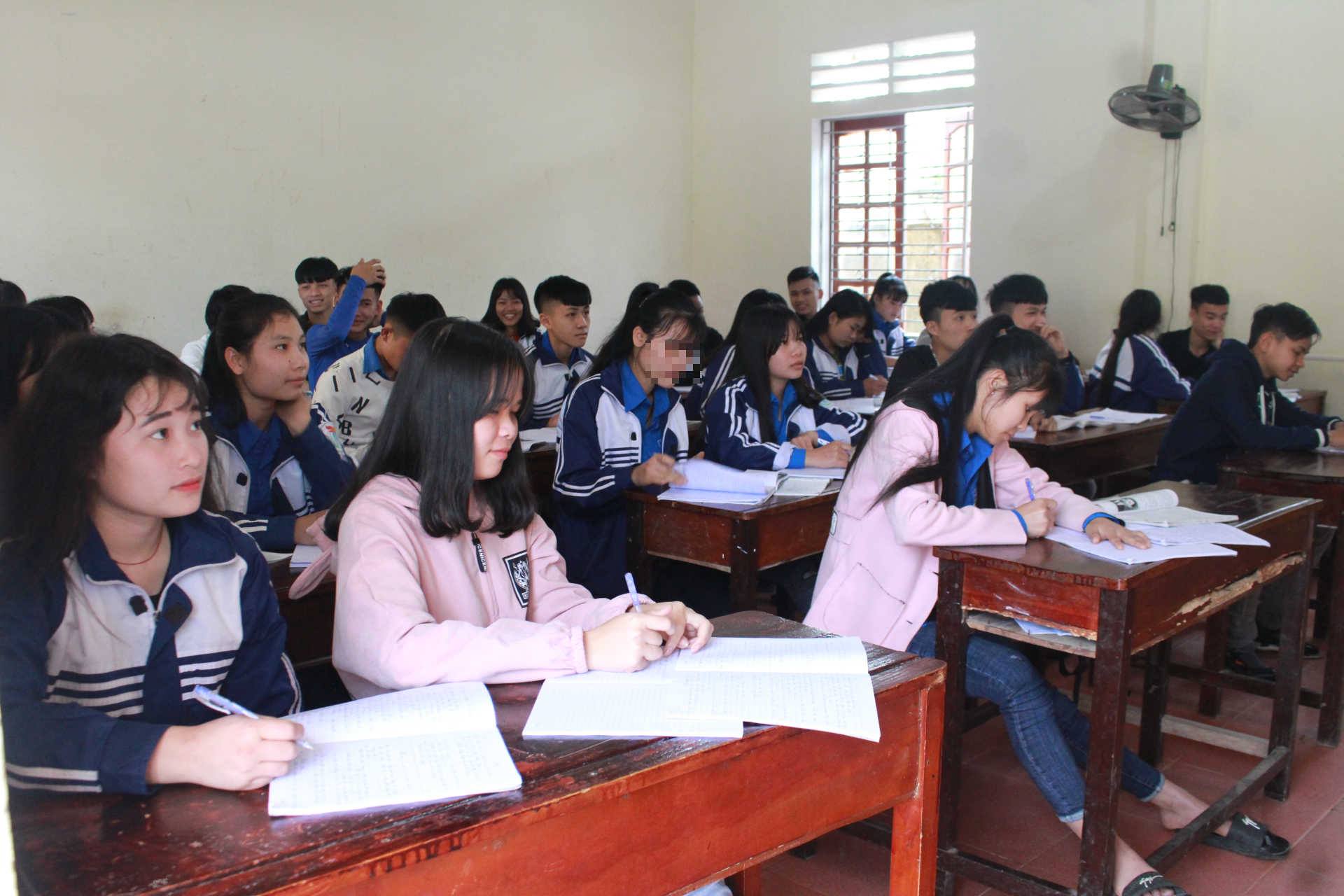 nu sinh 2 lan thoat khoi tuc bat vo tiep tuc giac mo dai hoc