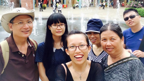 8 nguoi trong mot gia dinh o sai gon cung dang ky hien tang