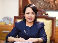 bo truong bo y te tham va tang qua cho benh nhan tai benh vien cho ray