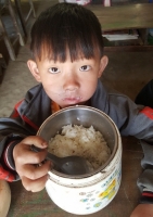 nhom co giao ha tinh len facebook xin xe dap cu tang hoc sinh mien nui