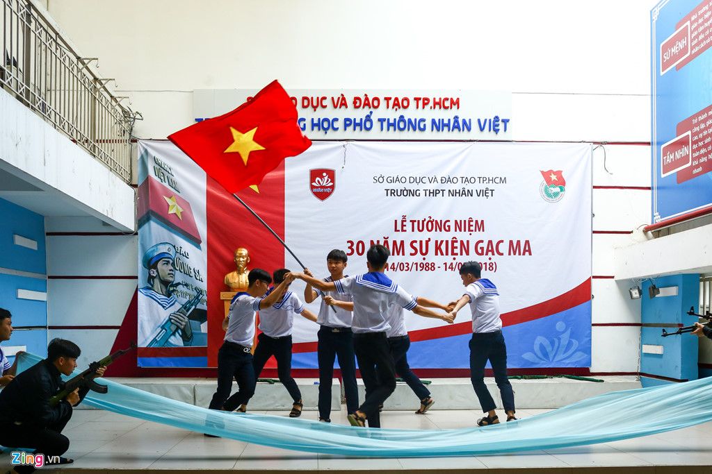 hoc sinh sai gon tuong niem su kien gac ma