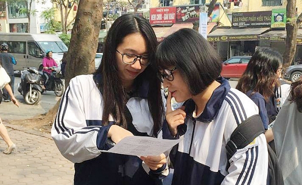 Dù biết trước, nhiều học sinh vẫn bất ngờ vì đề thi khảo sát lớp 12 môn Văn có kiến thức lớp 11 du biet truoc nhieu hoc sinh van bat ngo vi de thi khao sat lop 12 mon van co kien thuc lop 11