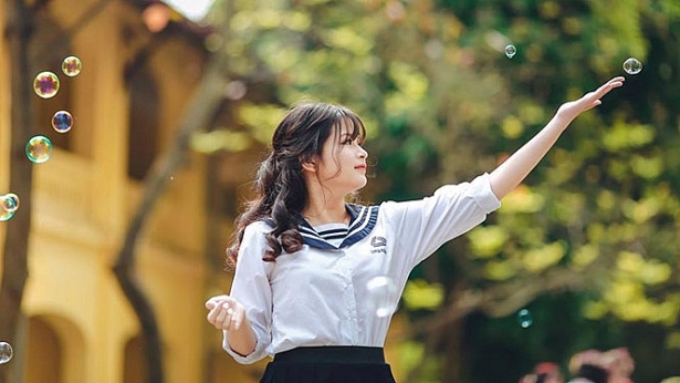 nguoi dep hoc vien ngoai giao duoc chu y vi ten chan thien my