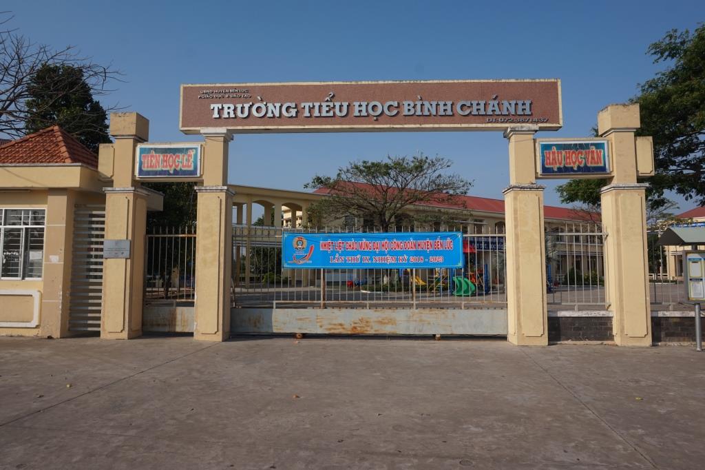ubnd huyen ben luc ra thong cao bao chi ve viec