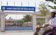 Hiệu trưởng xin lỗi học sinh vì nói các em 'phản bội'