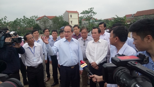 chu tich mttq viet nam buon vi co noi dan don doc chien dau voi cat tac