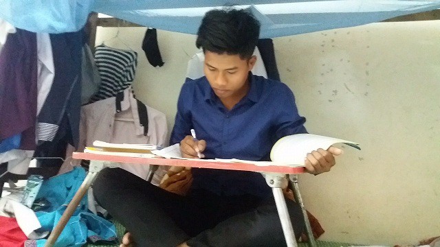 gap thay giao tuong lai tung suyt bi chon song theo me boi hu tuc