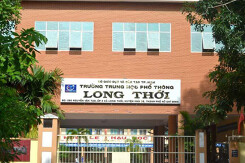 Cô giáo im lặng bị kỷ luật cảnh cáo, không được tiếp tục giảng dạy