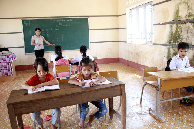 truong tieu hoc chi co 5 hoc sinh khong dien khong nuoc khong nha ve sinh