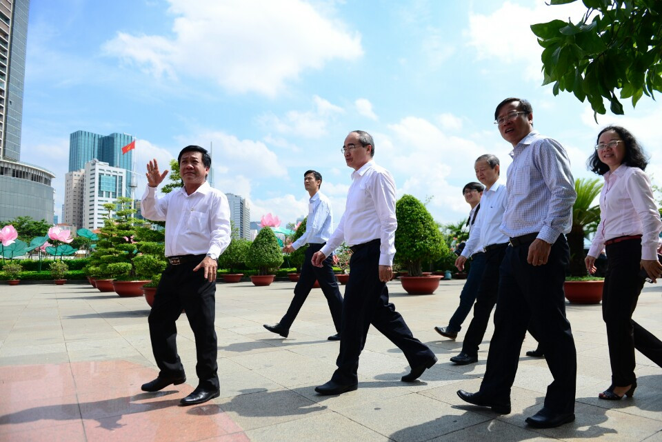 Tân Bí thư TP HCM Nguyễn Thiện Nhân thăm Bến Nhà Rồng tan bi thu tp hcm nguyen thien nhan tham ben nha rong