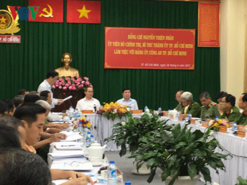 bi thu thanh uy tp hcm giam toi pham la 1 trong 4 giam phai lam duoc