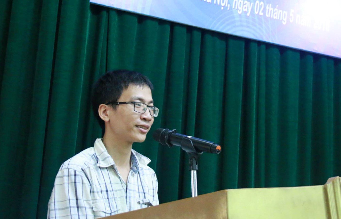 trao quyet dinh bo nhiem chuc danh cho giao su tre nhat nam 2017