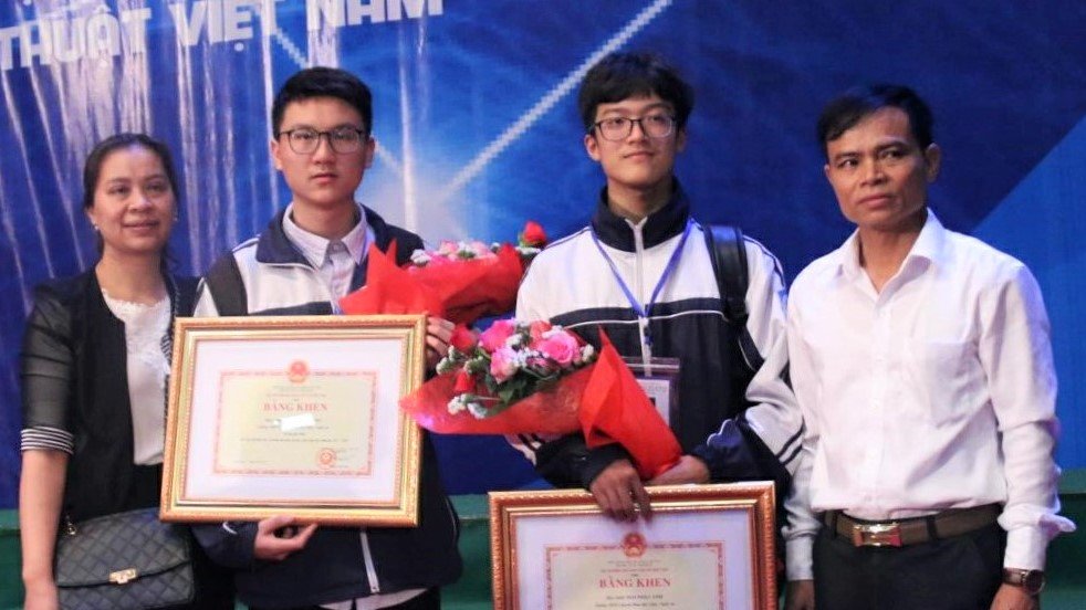 nam sinh nghe an duoc cap visa di my sau 3 lan phong van