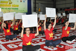 100 sinh viên Đại học Hà Tĩnh 'Rung chuông vàng bảo vệ môi trường'