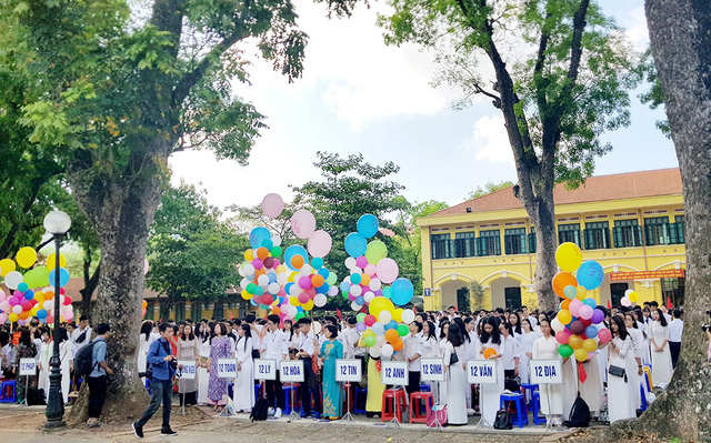 Lễ bế giảng xúc động của học sinh Trường THPT Chu Văn An le be giang xuc dong cua hoc sinh truong thpt chu van an
