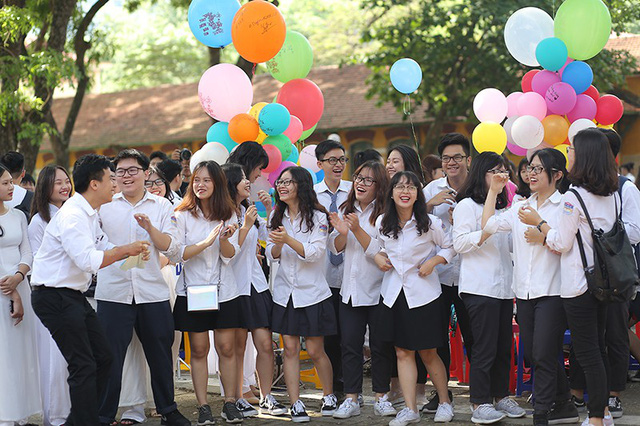 Lễ bế giảng xúc động của học sinh Trường THPT Chu Văn An le be giang xuc dong cua hoc sinh truong thpt chu van an