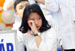 Lễ bế giảng xúc động của học sinh Trường THPT Chu Văn An