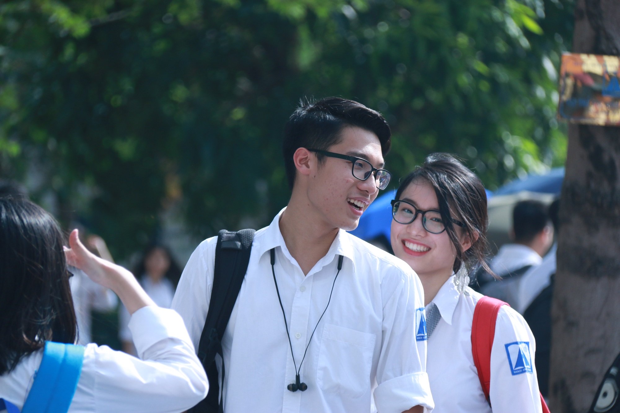 nu sinh truong ams gay xao xuyen trong le be giang