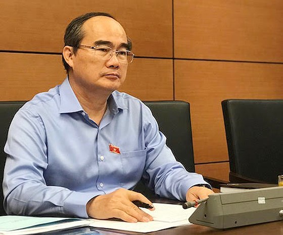 bi thu thanh uy tphcm nguyen thien nhan nen mien hoc phi thcs