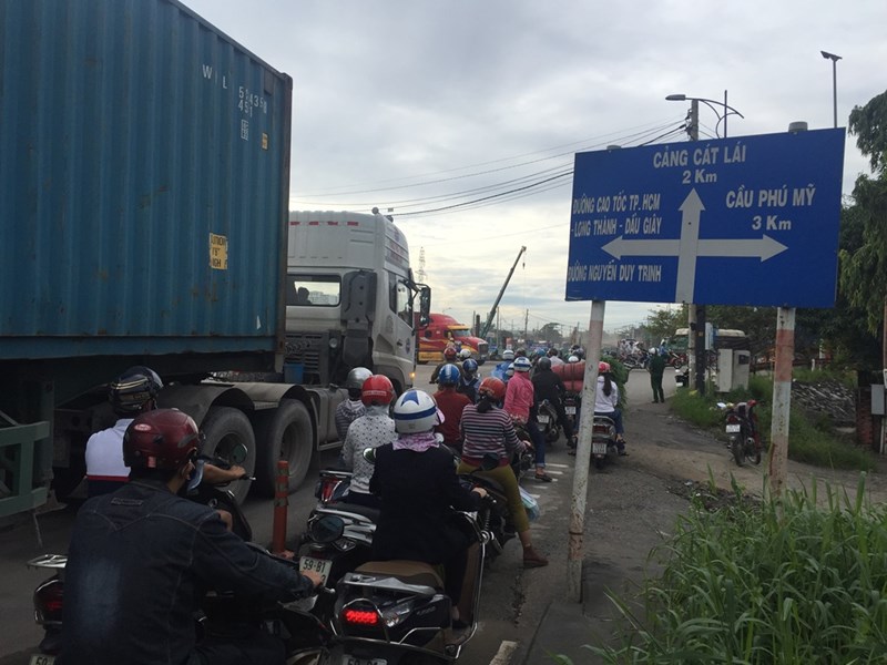 tp ho chi minh ket xe kinh hoang hon nua ngay chua het