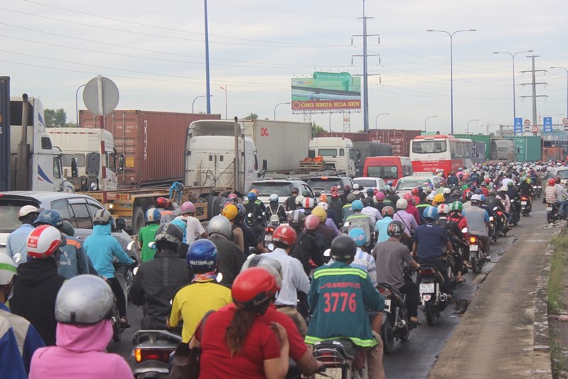 tp ho chi minh ket xe kinh hoang hon nua ngay chua het