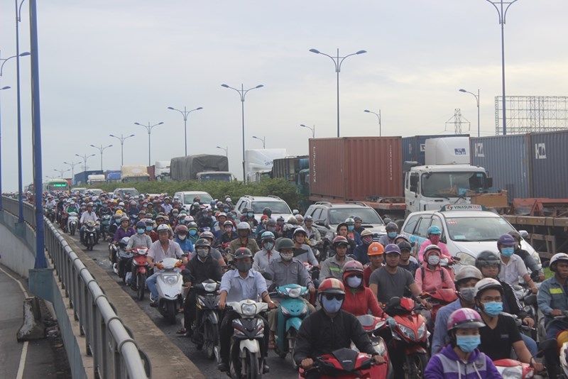 tp ho chi minh ket xe kinh hoang hon nua ngay chua het