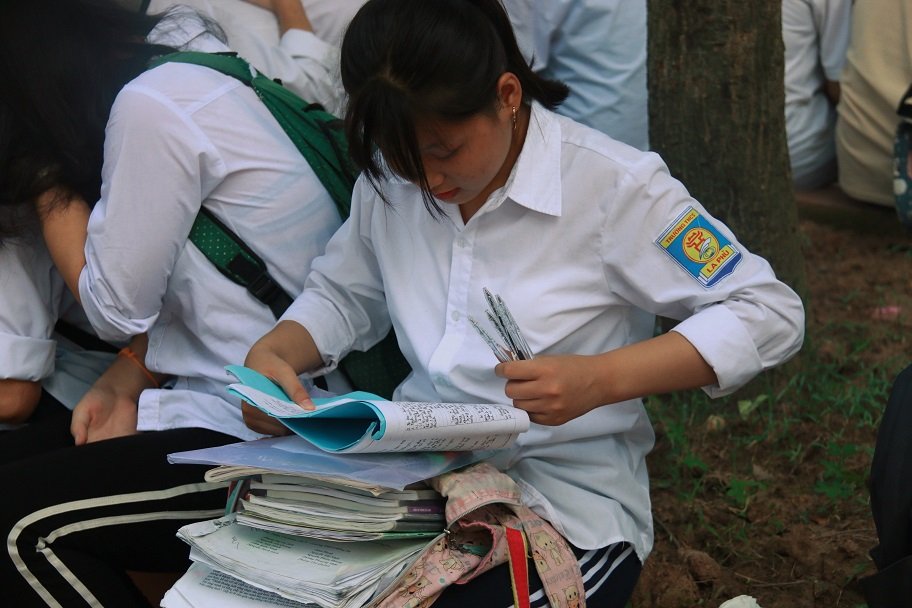 si tu om ca nui vo on luyen den truong thi lop 10