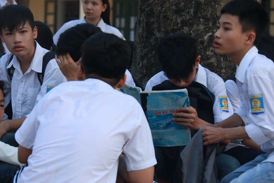 si tu om ca nui vo on luyen den truong thi lop 10