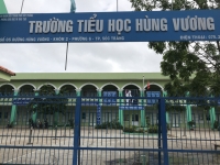 hieu truong truong mau giao cat xen tien an cua tre chia giao vien