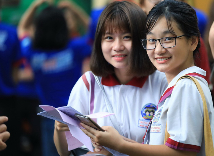 van tuoi xinh nhung bong hong mua thi