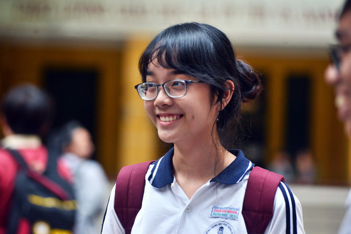 van tuoi xinh nhung bong hong mua thi