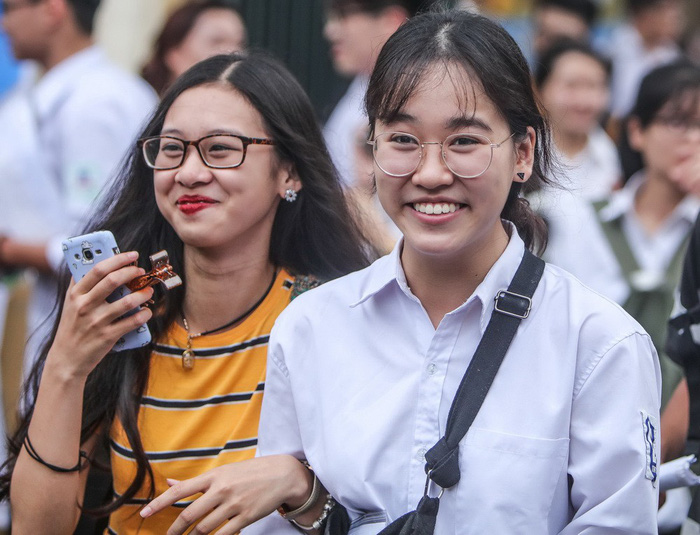 van tuoi xinh nhung bong hong mua thi