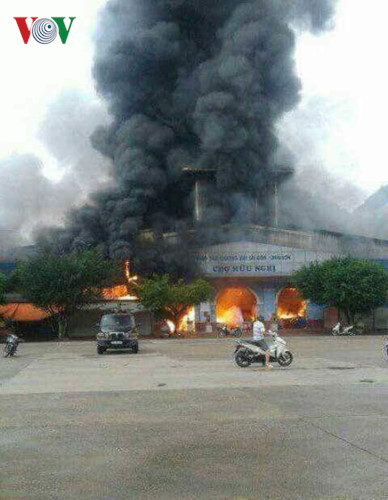 hien truong vu chay lon o cua khau tan thanh lang son