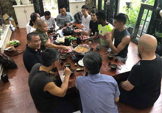 vo vo su doan bao chau dung chi trich vi toi chay ra om chong