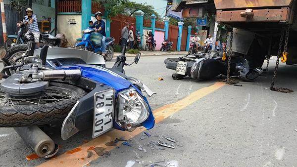 tong hang rao chan 2 kiem lam chet thuong tam