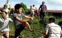 chuan bi xet xu nam sinh sat hai nu sinh bo thung xop